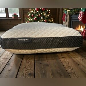 Beautyrest Quilted Cream and Black Pillow